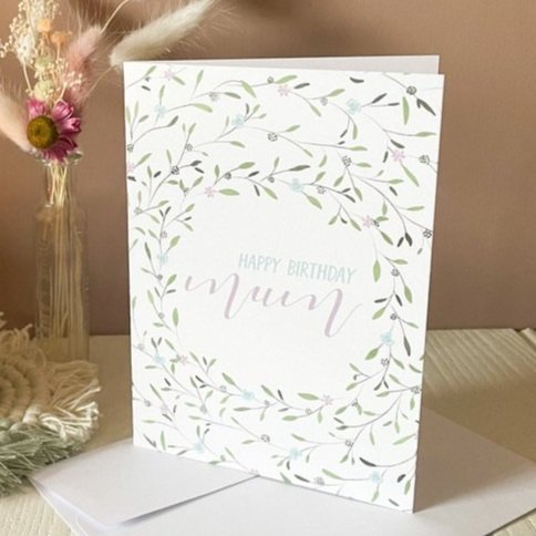 Birthday card for mum with floral wreath details