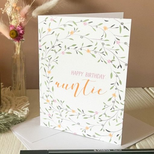 Birthday card for auntie with floral wreath details