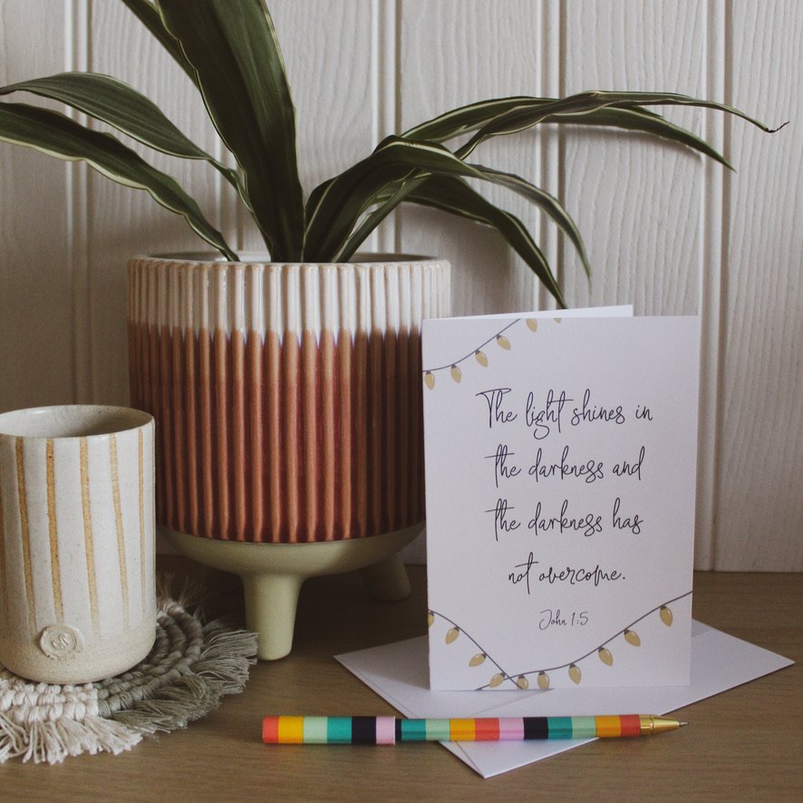 Bible verse card - John 1v5
